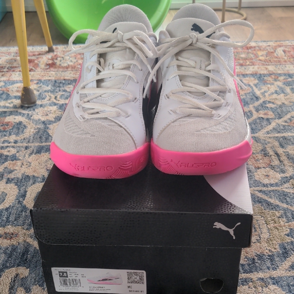 Puma Athletic Shoes - White and Pink
